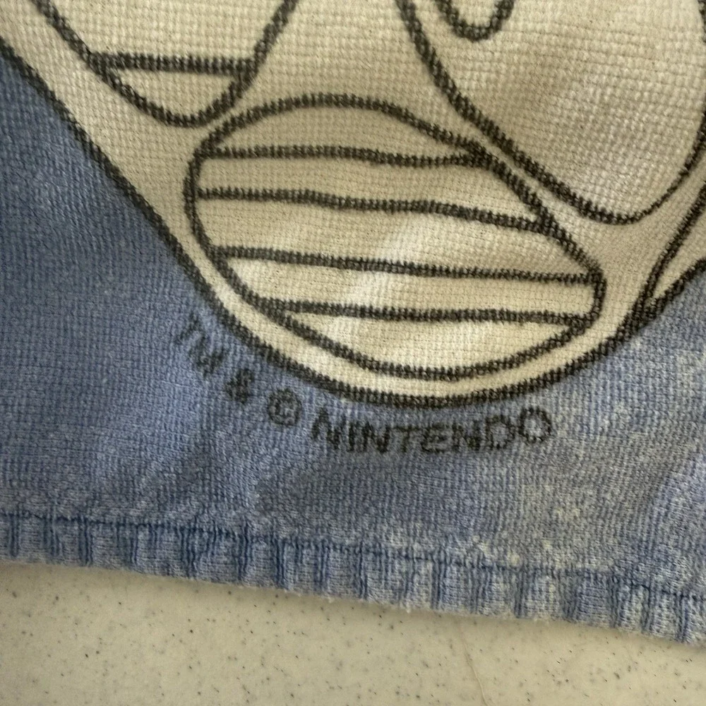 Vintage 1999 2000 Nintendo Pokemon Pikachu Beach Towel Gotta Catch Em All Bleach